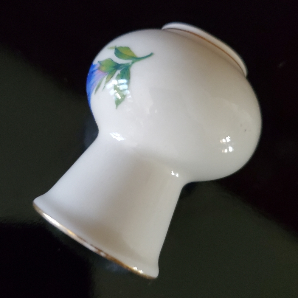 Vntg Bavarian Blue 💙 Gentian Flower 2 1/2" Bud Vase Toothpick Holder Germany - Picture 4 of 13
